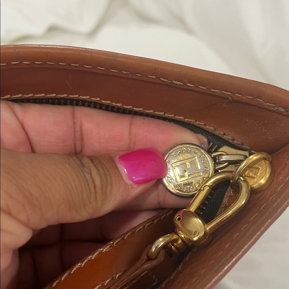 Fendi Brown and Tan Vintage Crossbody Bag.   Strap comes off full Clutch Bag - Picture 6 of 7